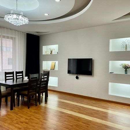 Northern Avenue , Luxury & Spacious Apartment + Open Balcony With A Stunning City View , City Center Yerevan Exterior photo