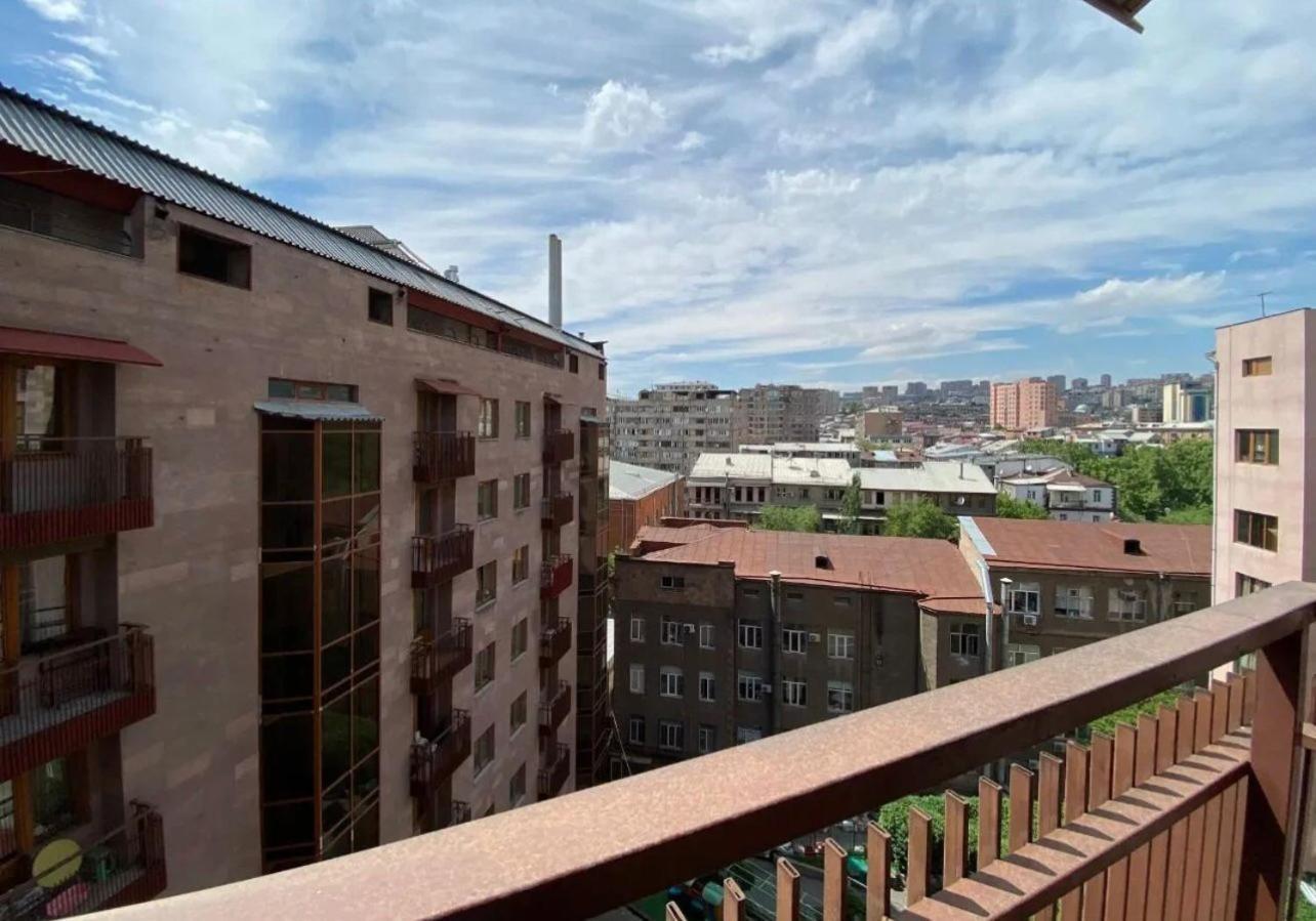 Northern Avenue , Luxury & Spacious Apartment + Open Balcony With A Stunning City View , City Center Yerevan Exterior photo